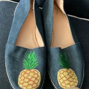 Denim Toms style shoes with embroidered pineapple size 8 1/2